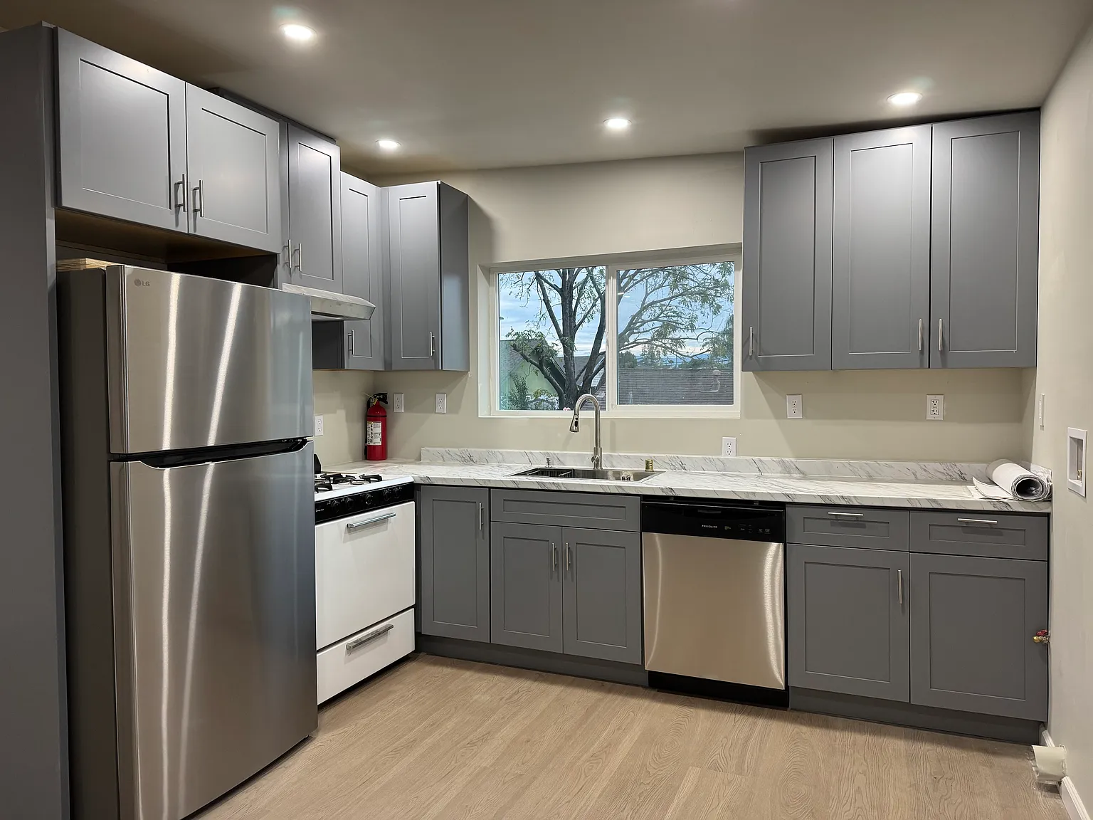 186 Cleveland Ave — Photo 2