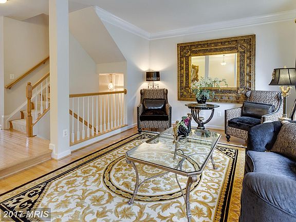 5th image of 8834 Royal Doulton Ln
