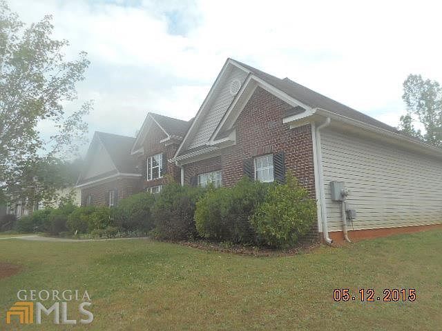 2nd image of 211 Emerald Pointe Dr