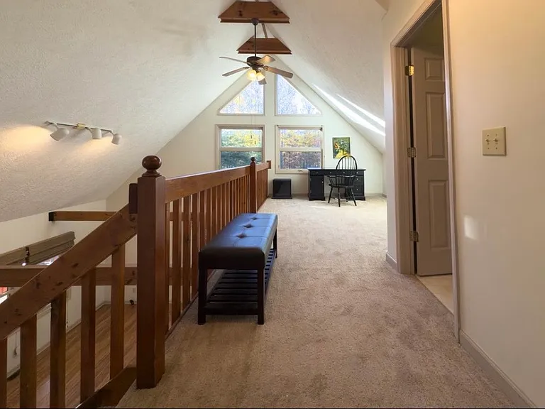 450 Rhododendron Ln — Photo 8