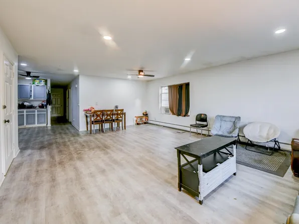 708 Garfield Avenue image 10 of 32