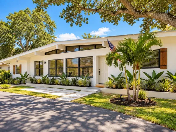 1944 NE Lake Place, Jensen Beach, FL 34957