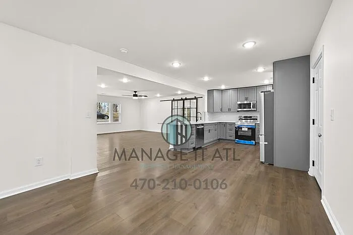 2762 Candler Rd — Photo 10