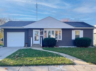 913 Theodore St, Loves Park, IL 61111