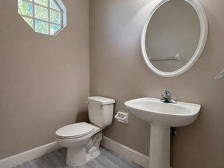1168 Hatteras Cir — Photo 15