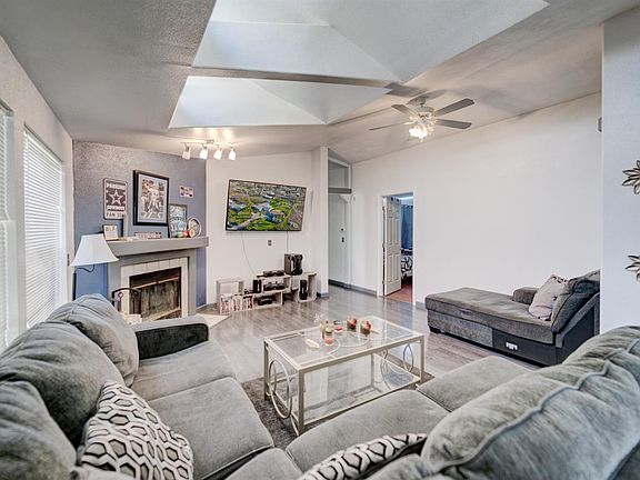 4th image of 2050 W Waudman Ave