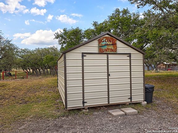 5th image of 350 Spanish Oak Trail