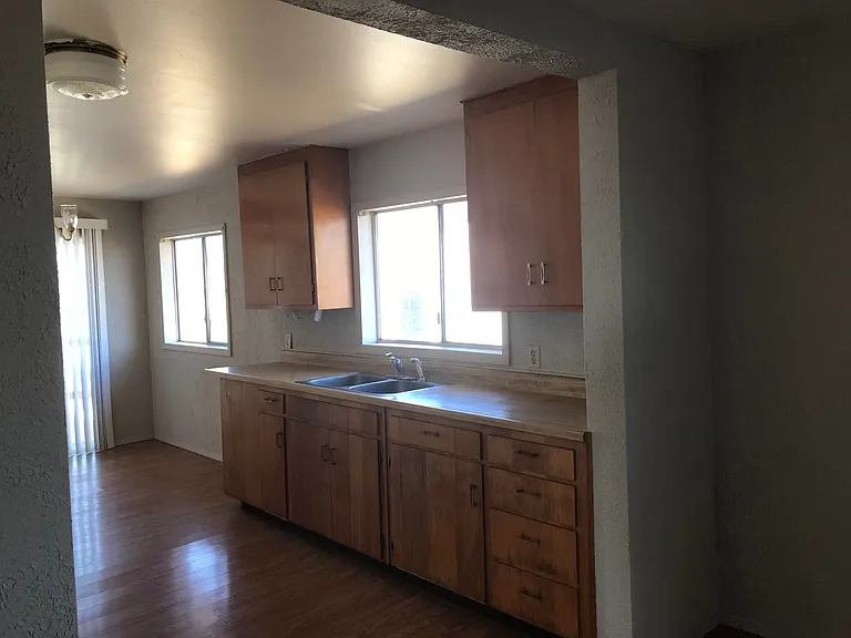 5648 Avalon St — Photo 10