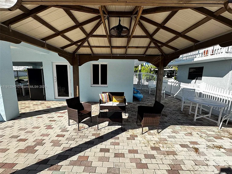 228 Orchid St — Photo 42
