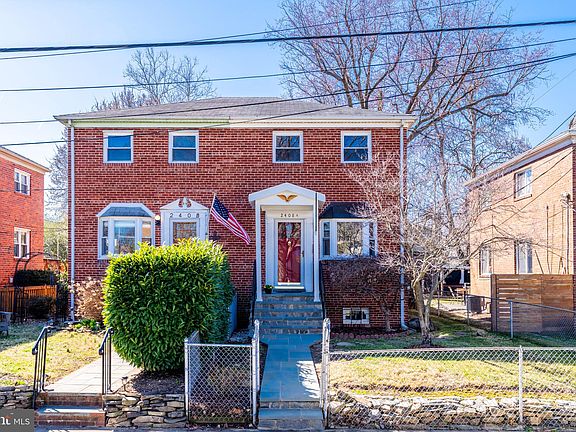 2nd image of 2408A Burke Ave
