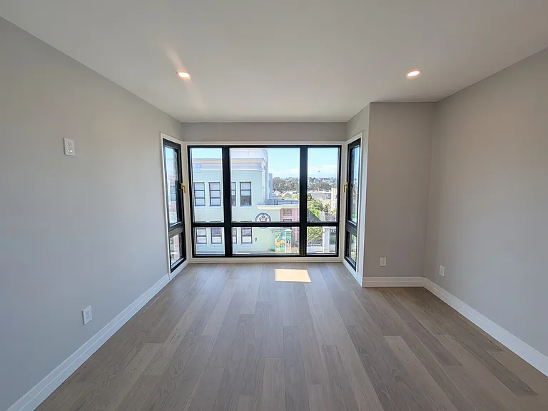 875 Waller St #A — Photo 8