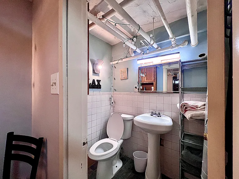 33 Oakland Rd #A — Photo 8