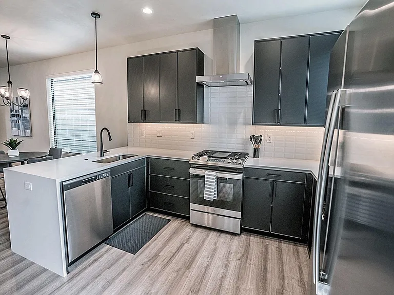 3316 N Rosalia Rd — Photo 16