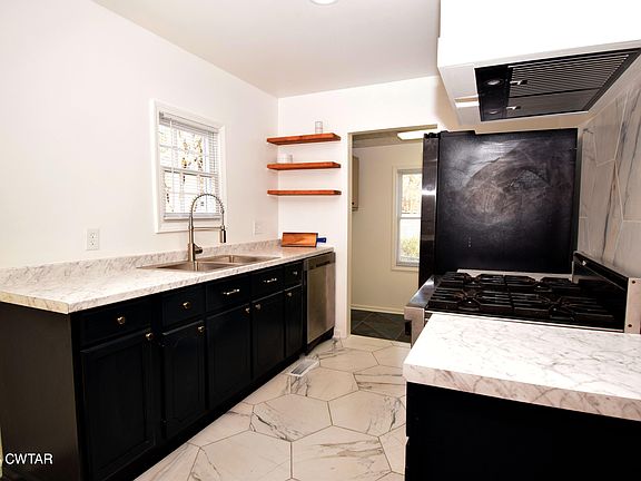 5th image of 50 Webber St