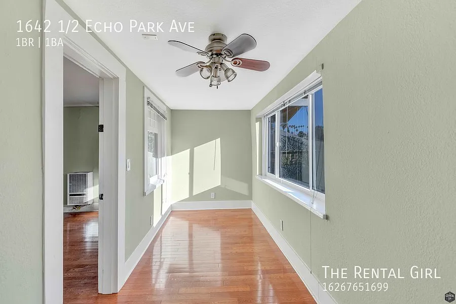 Prime Echo Park 1 Bedroom + Bonus Room | Top Floor Unit| Private Balcony | Parking Included! — Photo 4