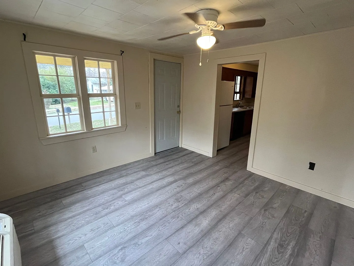 302 S Elizabeth Street — Photo 3