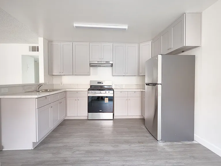4619 Rosewood Ave — Photo 9