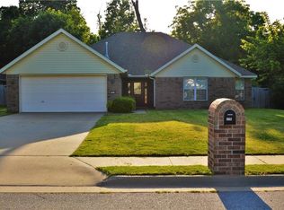 3216 Eaglecrest Cir, Springdale, AR 72762