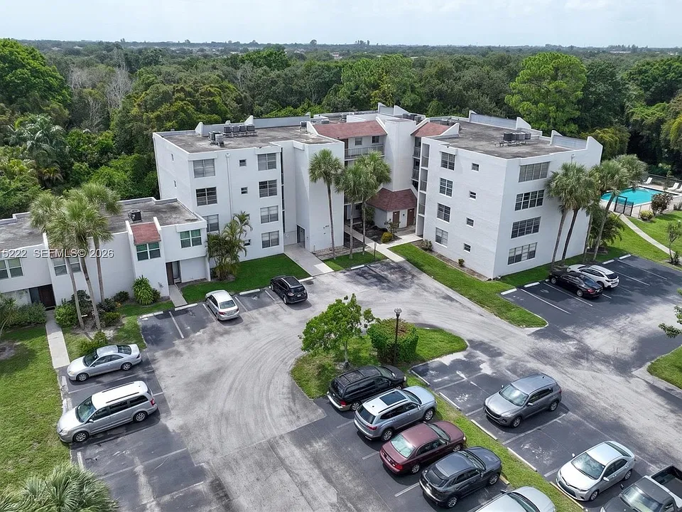 9450 Live Oak Pl #303