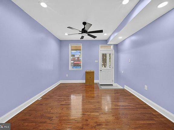 4th image of 2538 W Mosher St
