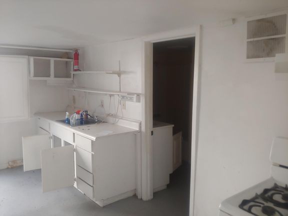 5th image of 2115 Jefferson Ave