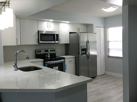New kitchen & appliances