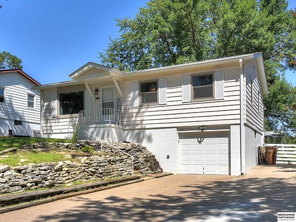 2nd image of 1206 W 16th Ave