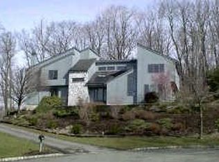4 Colonial Ct, Randolph, NJ 07869