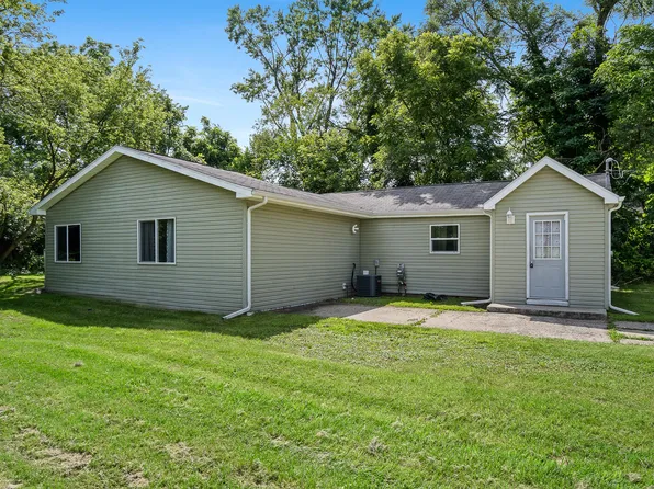 101 Trumble Ave, Jackson, MI 49203