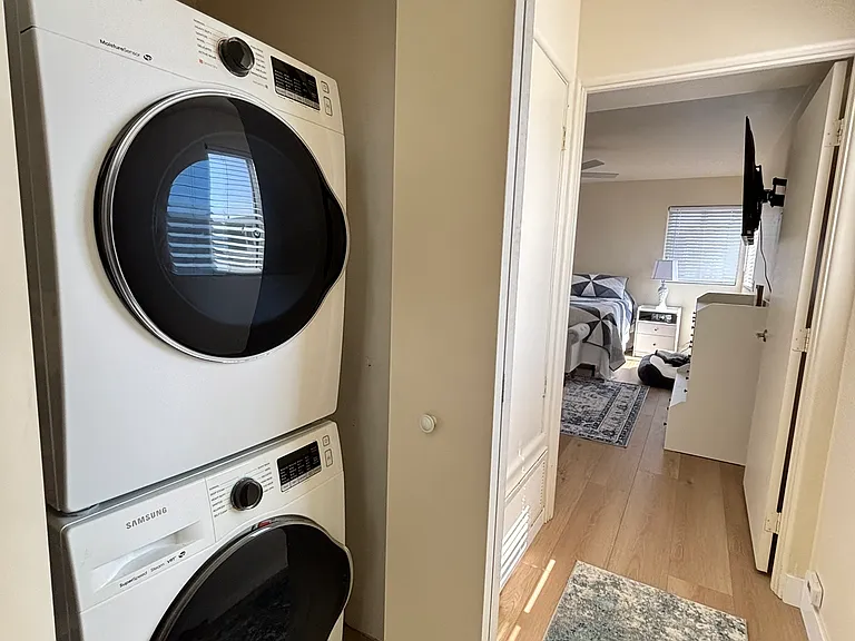 819 Avalon Ct #B — Photo 13