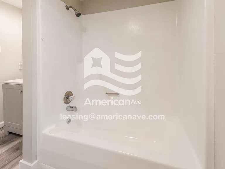 541419_012_bathroom_14034979.jpg
