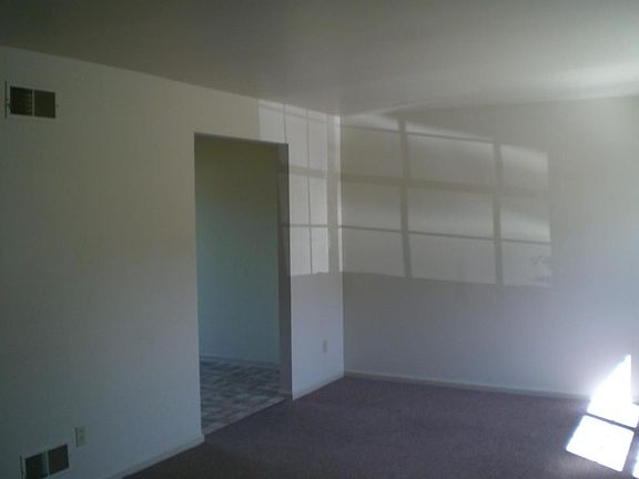 5th image of 52 S Prince St