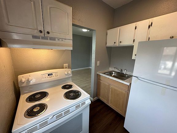 5th image of 2601 Center Ave APT 115