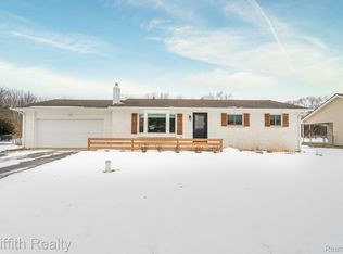 1746 S Hickory Ridge Rd, Milford, MI 48380
