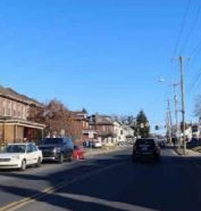 Exterior Neighborhood (street photo)