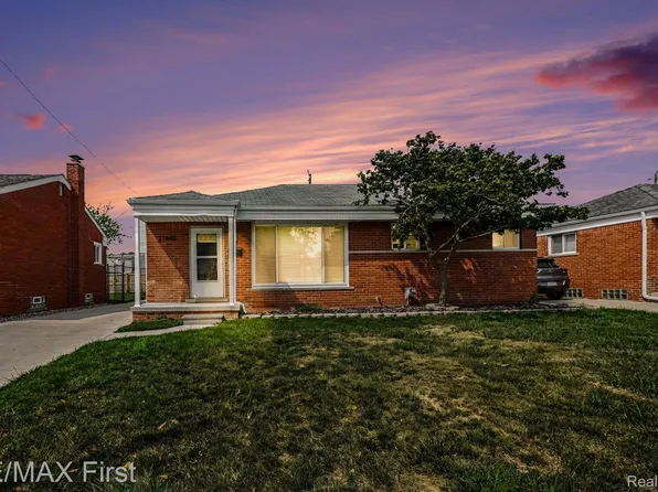 21643 Visnaw St, Saint Clair Shores, MI 48081