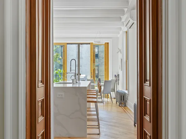 400 Putnam Avenue image 6 of 32