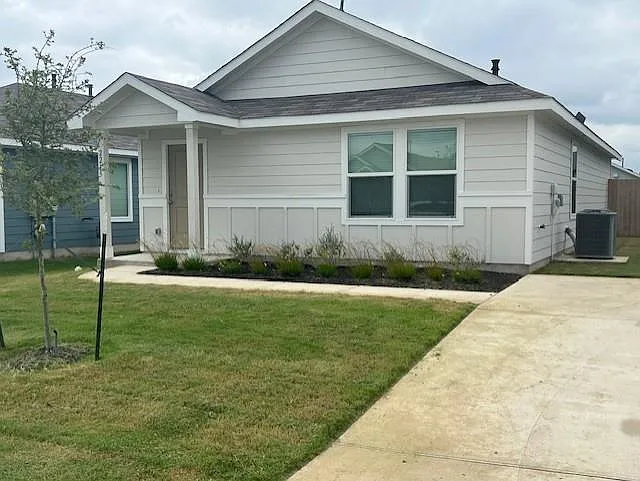 2215 Cyclone Dr — Photo 2