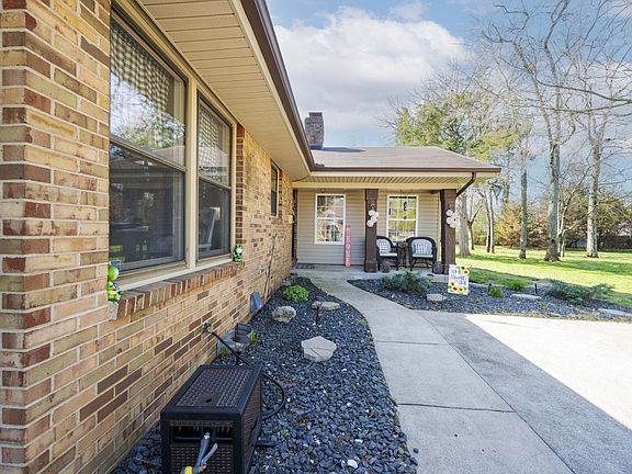 4th image of 605 Virginia Belle Dr