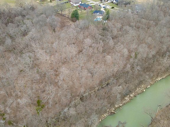 4th image of 1157 Foxfire Rd