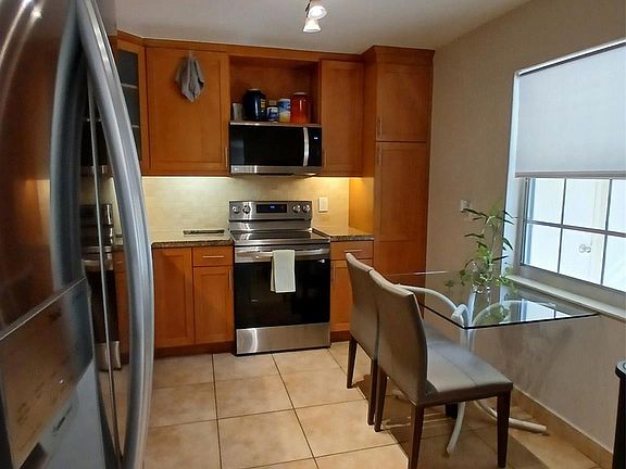 3rd image of 907 Cypress Terrace #104