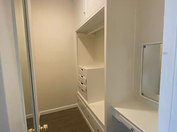 5th image of 3925-3939 E Broadway #305