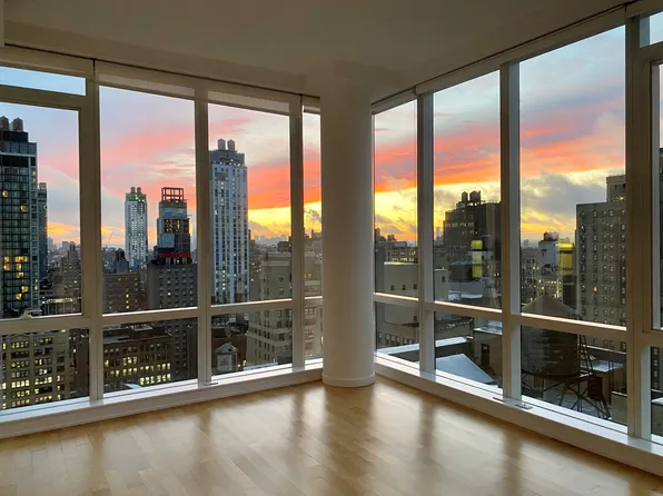 885 6th Avenue image 1 of 11