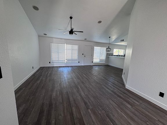 4th image of 7420 W Oregon Ave