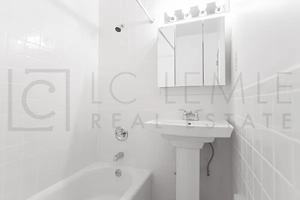 Rented by LC Lemle Real Estate Group | media 16