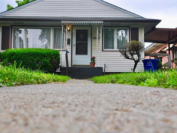 2nd image of 2220 Ruskin Ave