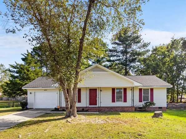 1031 Tyler Dr, Fayetteville, NC 28314
