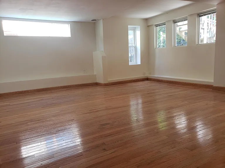 3452 N Hamlin Ave #1 — Photo 2