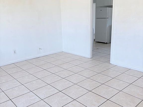 3rd image of 608 Courtland Ave