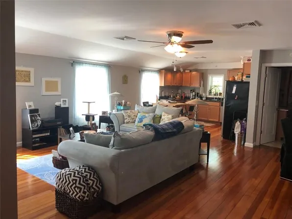 840 Main St, Warren, RI 02885